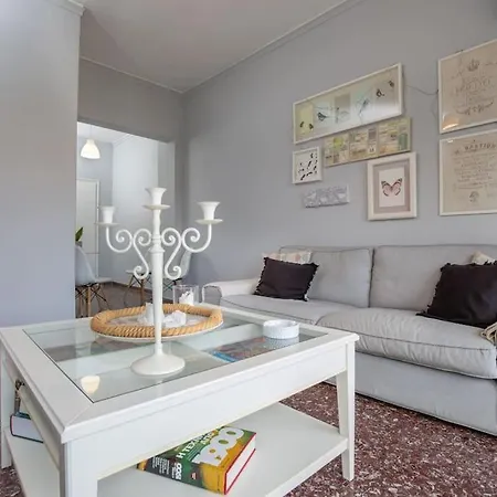 Cosy With Acropolis View Apartment *